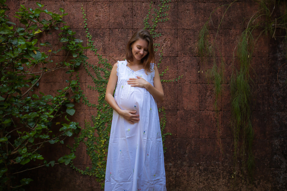 Maternity & Nursing Gowns - Small Flowers Sleeveless