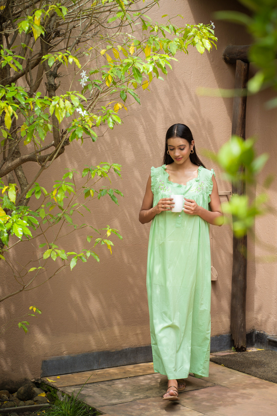 Maternity & Nursing Gowns -Floral Wreath Sleeveless