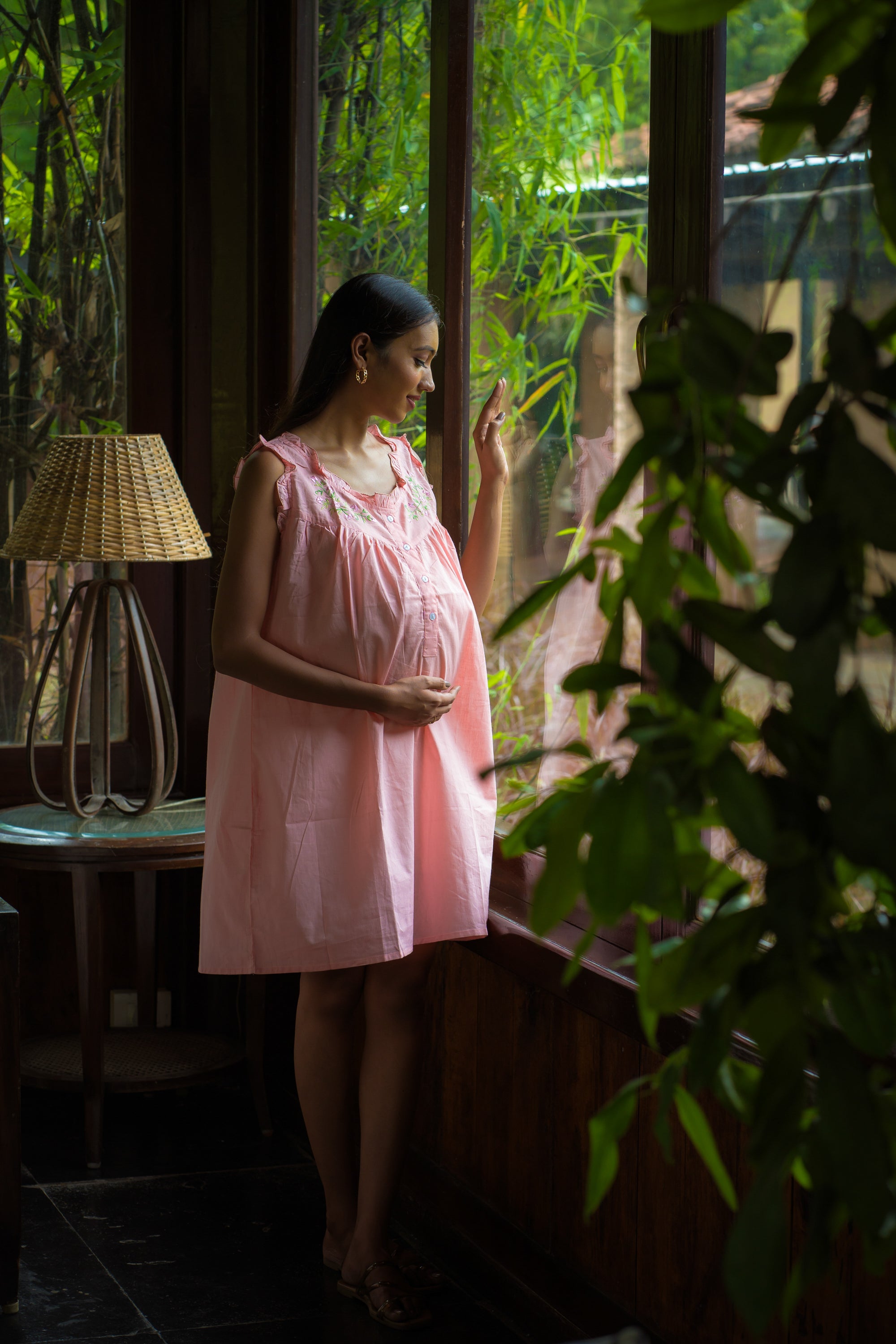 Maternity & Nursing Gowns - Floral Wreath Short Sleeveless