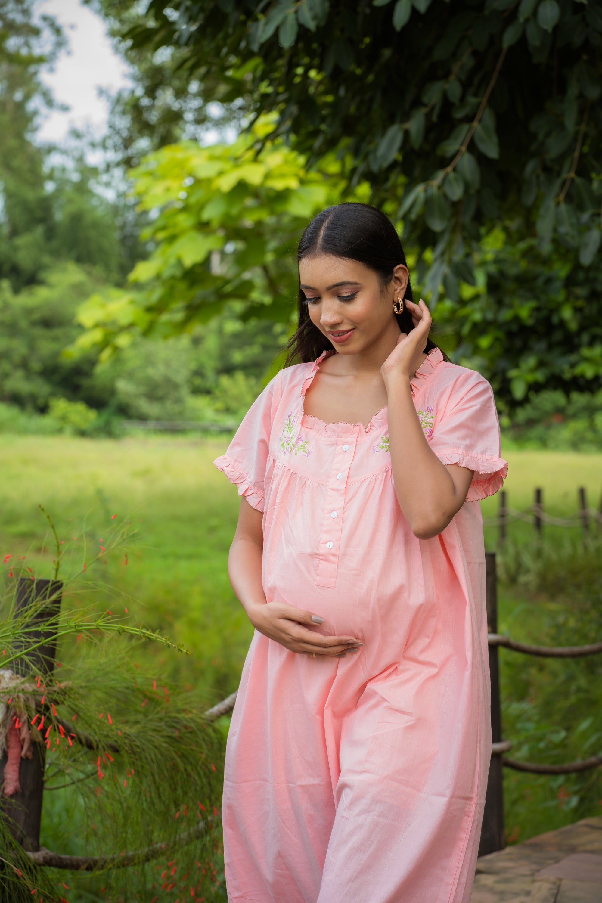 Maternity & Nursing Gowns - Floral Wreath - Sleeves