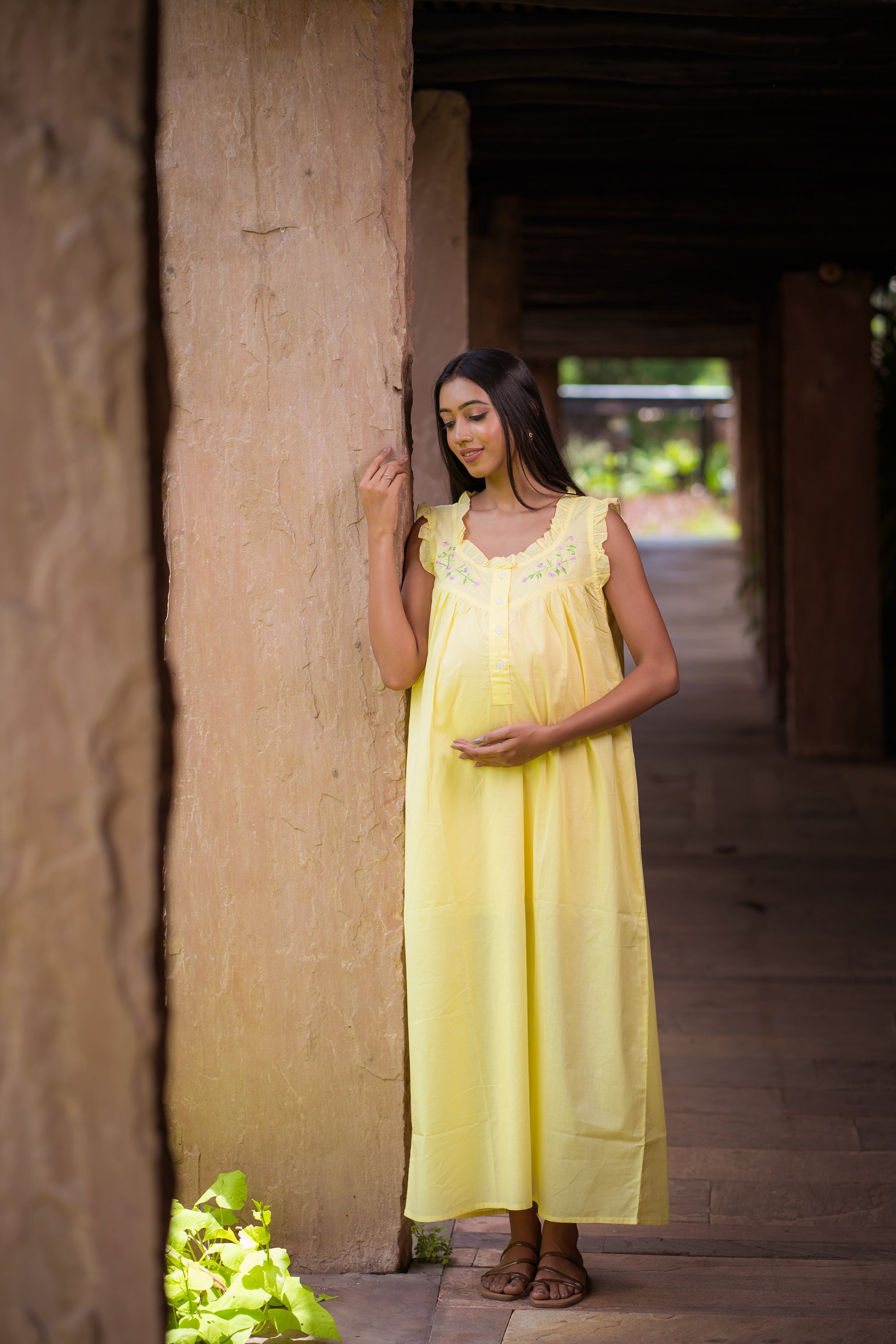Maternity & Nursing Gowns -Floral Wreath Sleeveless