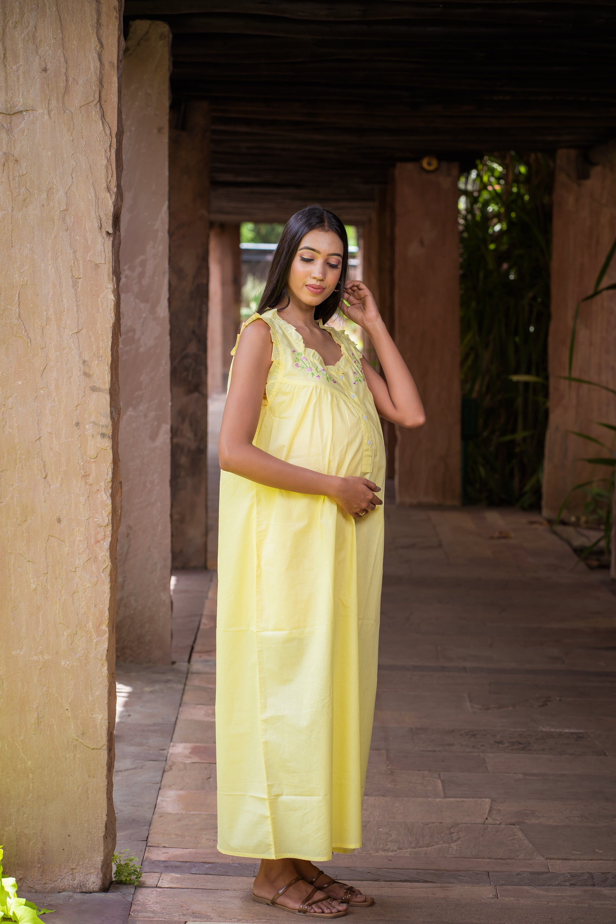 Maternity & Nursing Gowns -Floral Wreath Sleeveless