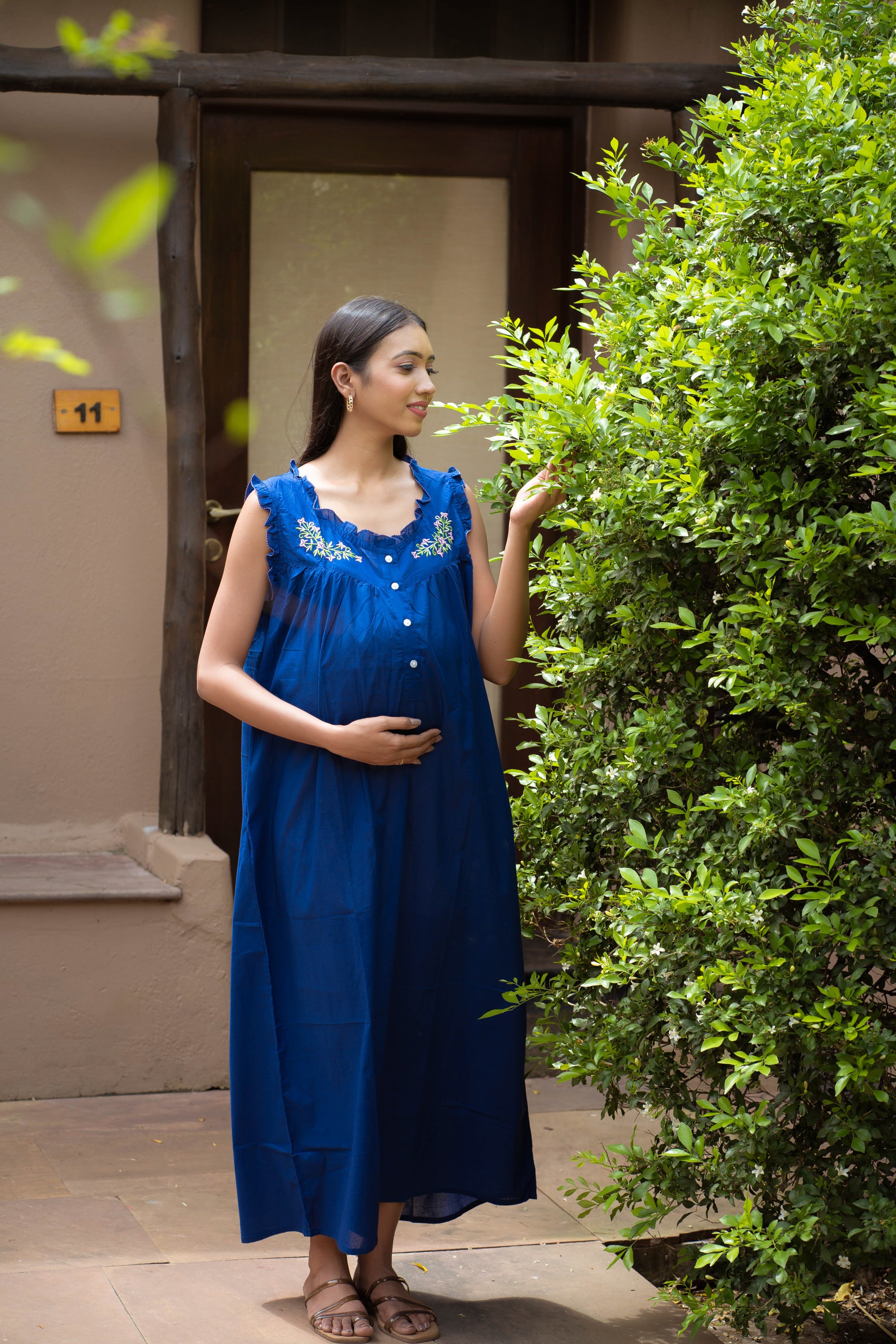 Maternity & Nursing Gowns -Floral Wreath Sleeveless